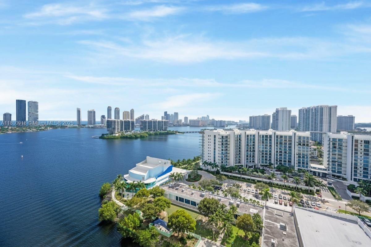 Real estate property located at 3330 190th St #1918, Miami-dade, Aventura Marina Two, Aventura, FL