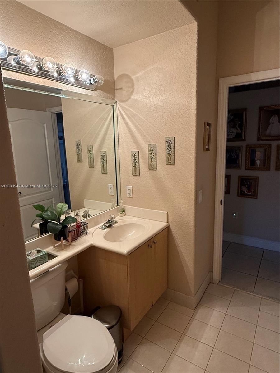 Real estate property located at 8943 174th St, Miami-dade, West Lakes Estates Sub, Hialeah, FL