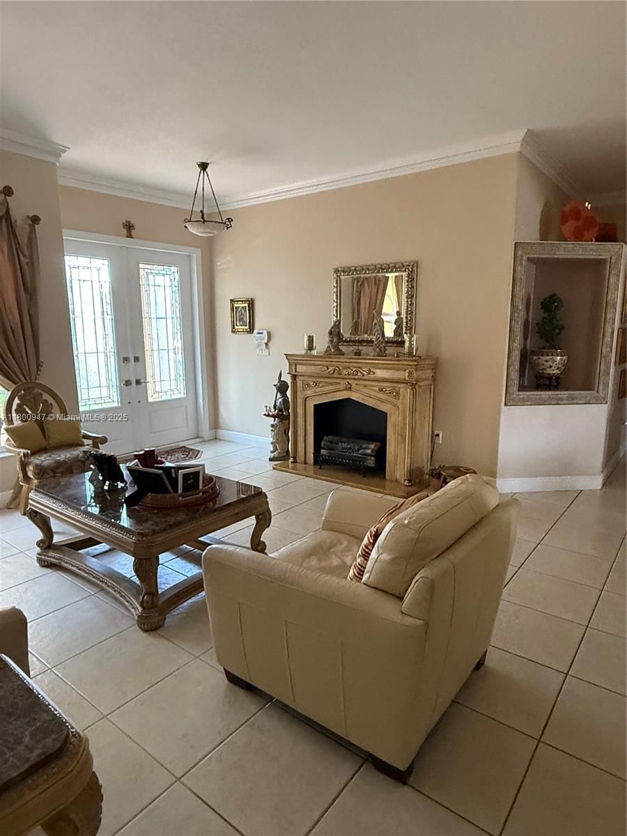 Real estate property located at 8943 174th St, Miami-dade, West Lakes Estates Sub, Hialeah, FL