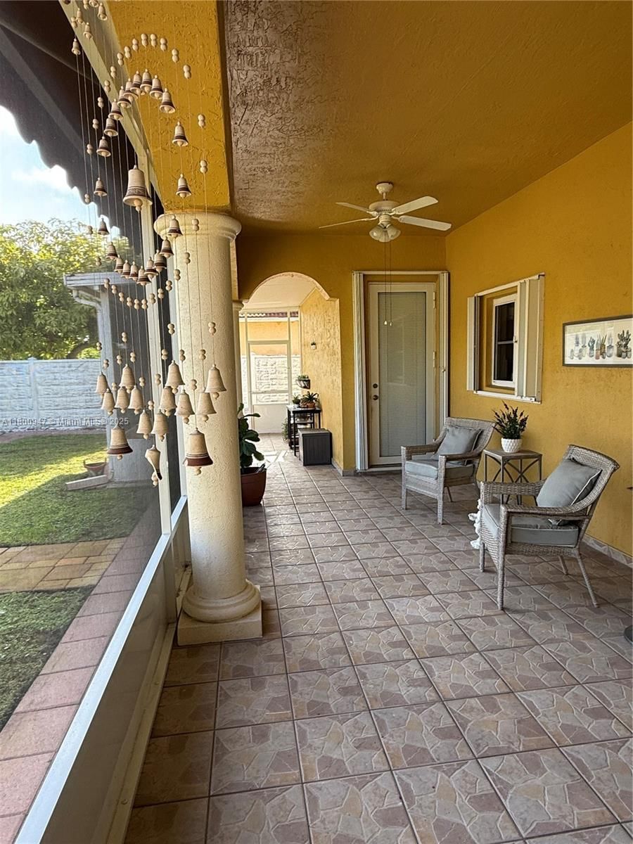 Real estate property located at 8943 174th St, Miami-dade, West Lakes Estates Sub, Hialeah, FL