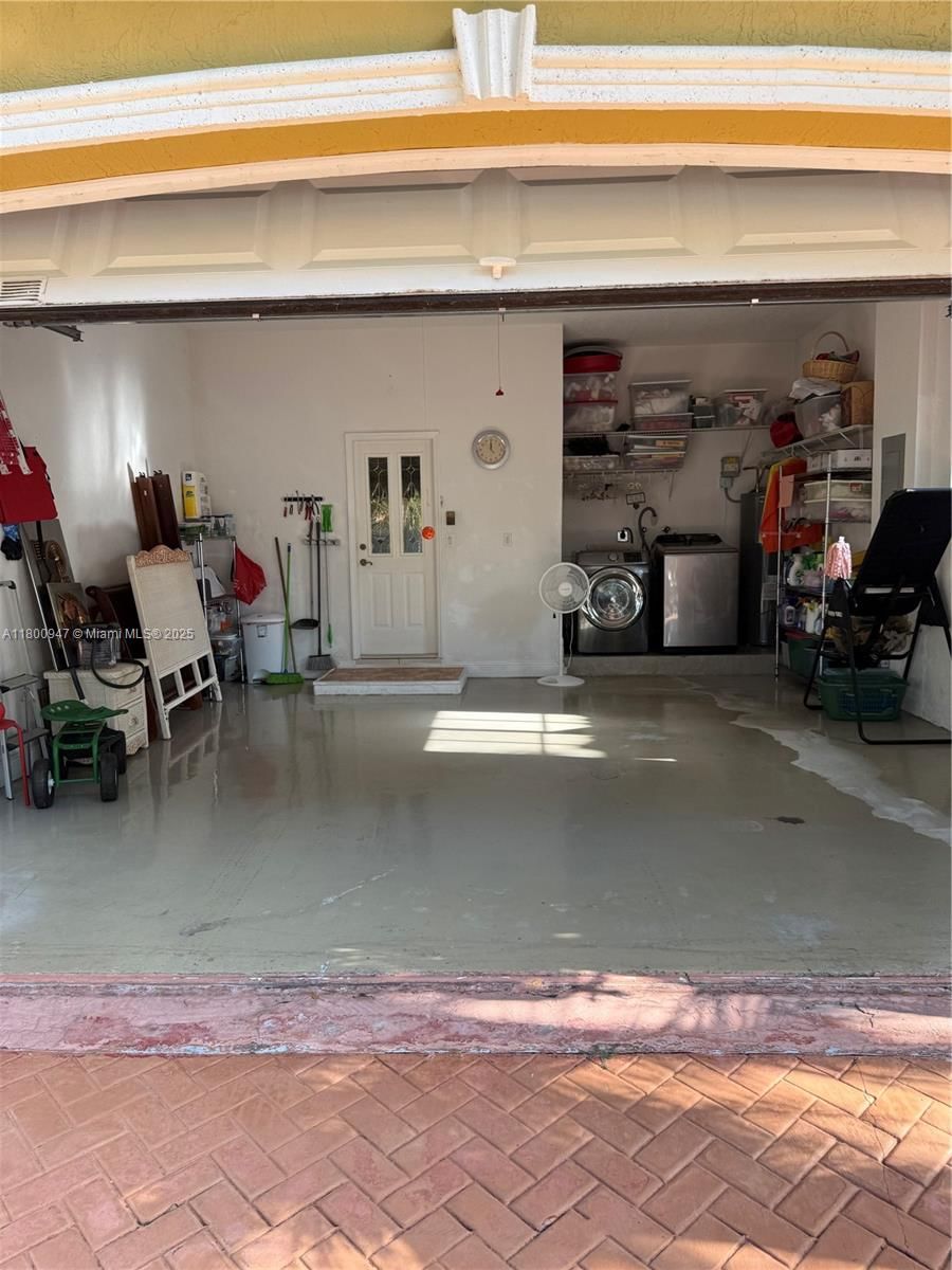 Real estate property located at 8943 174th St, Miami-dade, West Lakes Estates Sub, Hialeah, FL