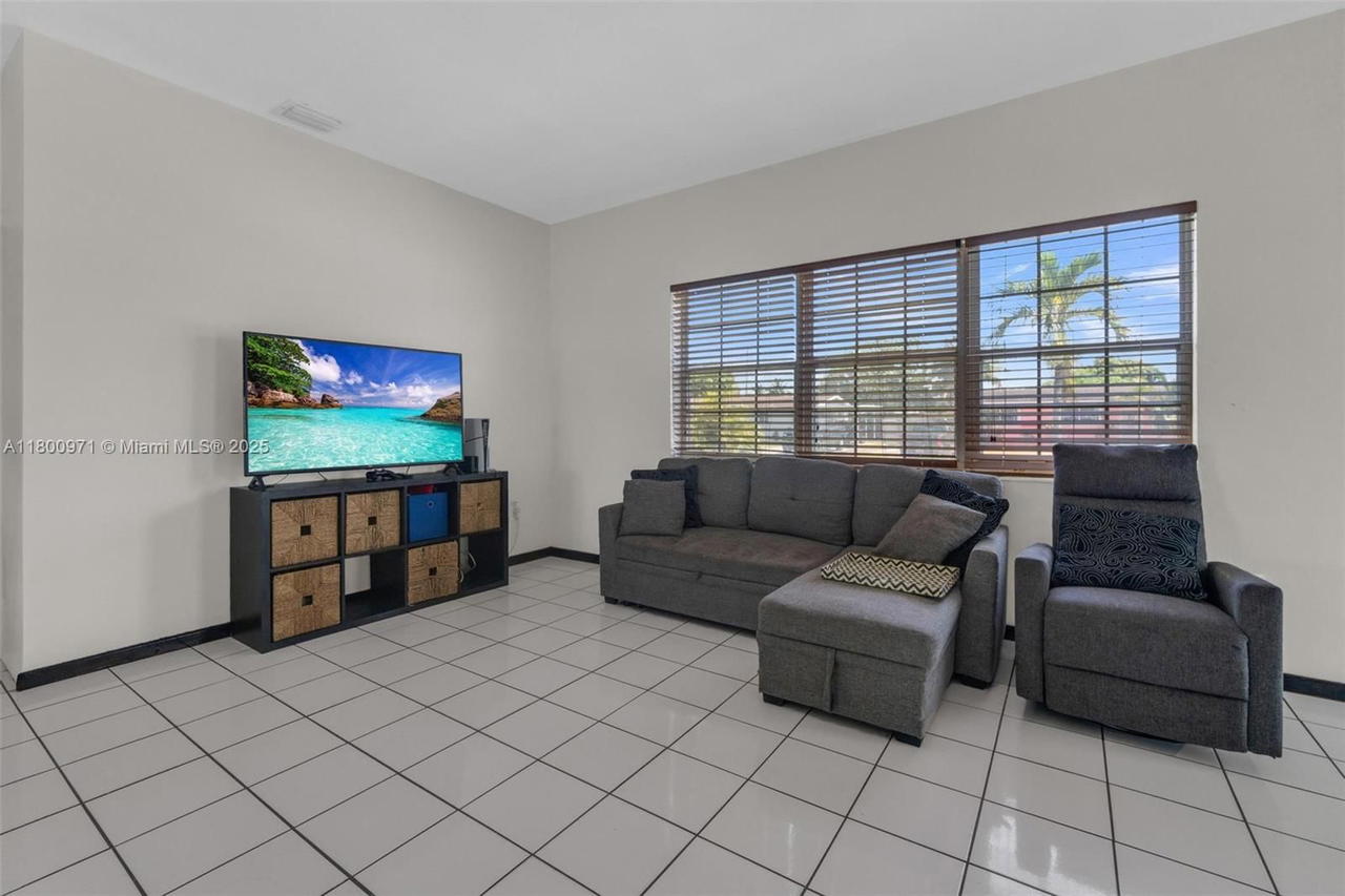 Real estate property located at 1371 198th St, Miami-dade, Norwood 6th Add Sec 2, Miami Gardens, FL