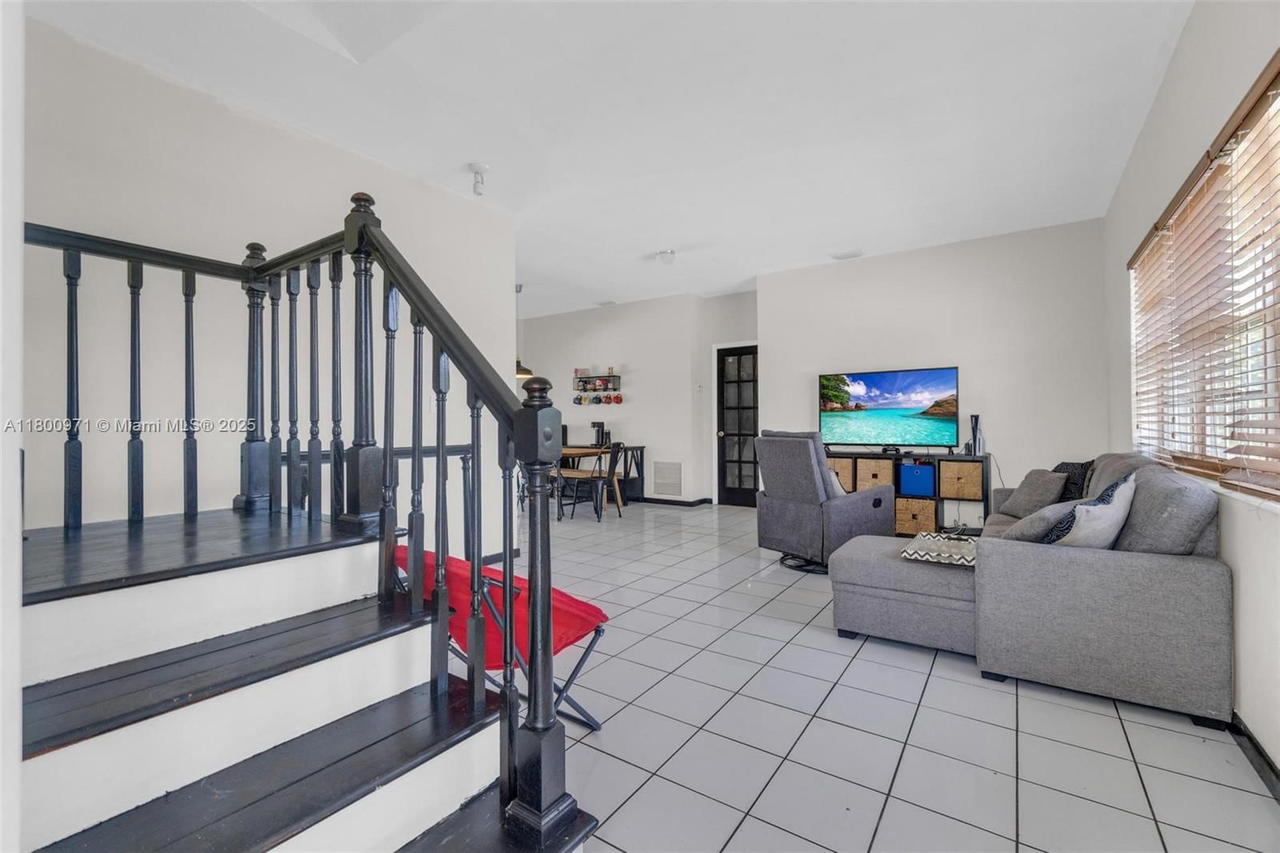 Real estate property located at 1371 198th St, Miami-dade, Norwood 6th Add Sec 2, Miami Gardens, FL