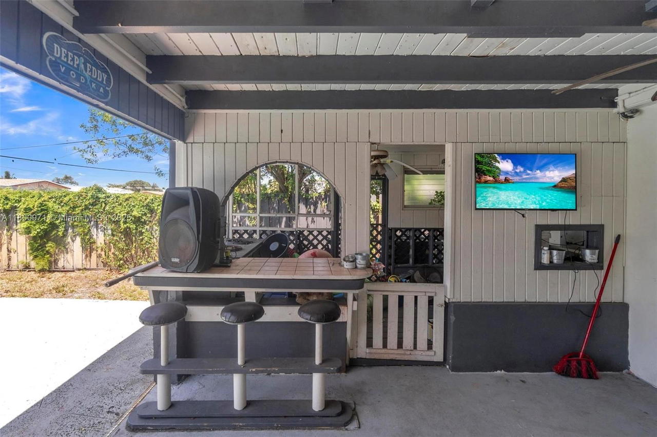 Real estate property located at 1371 198th St, Miami-dade, Norwood 6th Add Sec 2, Miami Gardens, FL