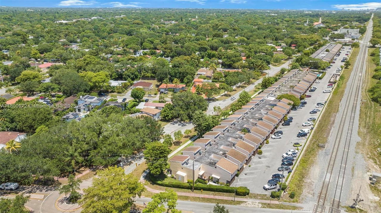 Real estate property located at 8713 4th Ave Rd #8713, Miami-dade, Shores Villas Condo Bldg, Miami Shores, FL