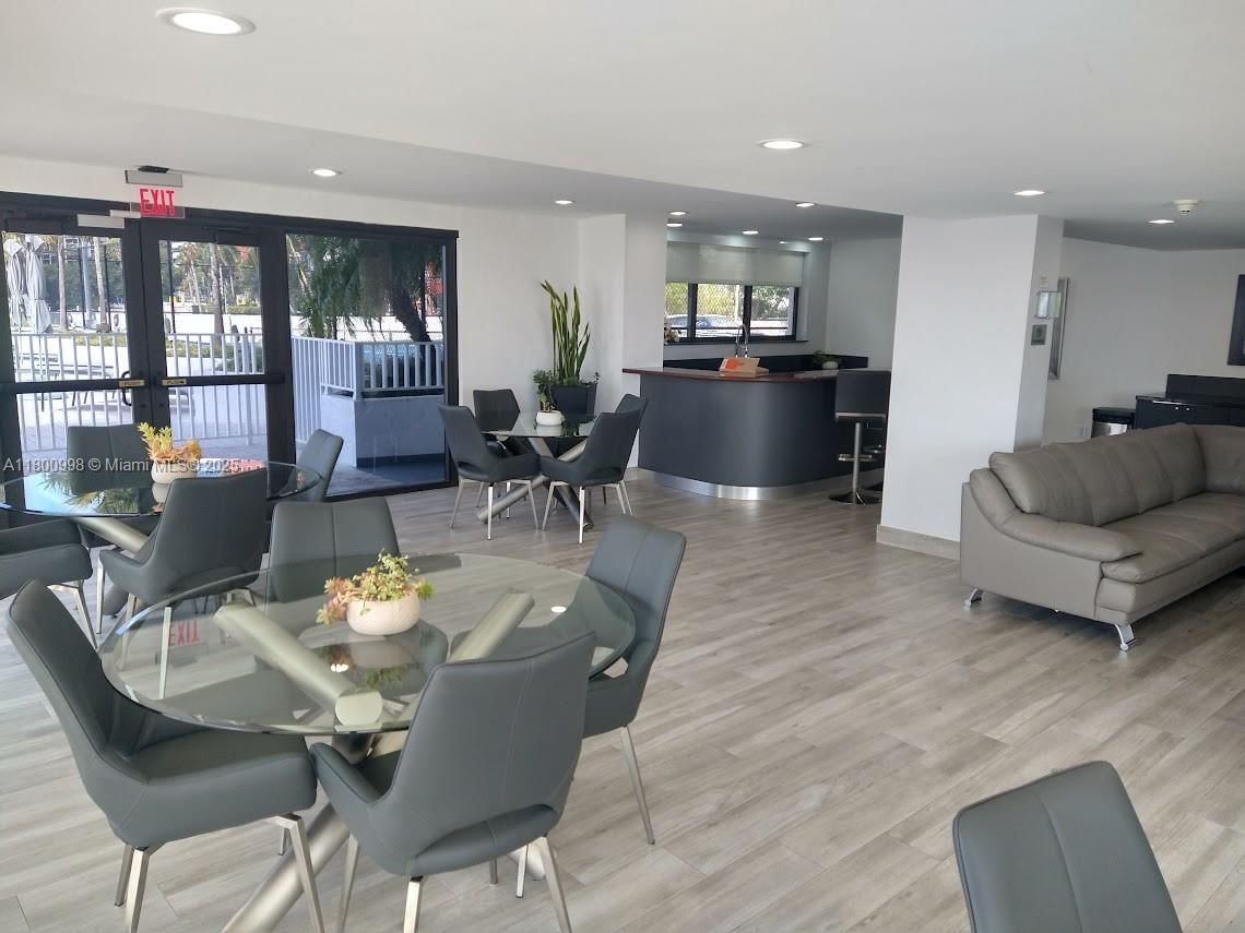 Real estate property located at 200 15th Rd #9B, Miami-dade, Brickell Harbour Condo, Miami, FL
