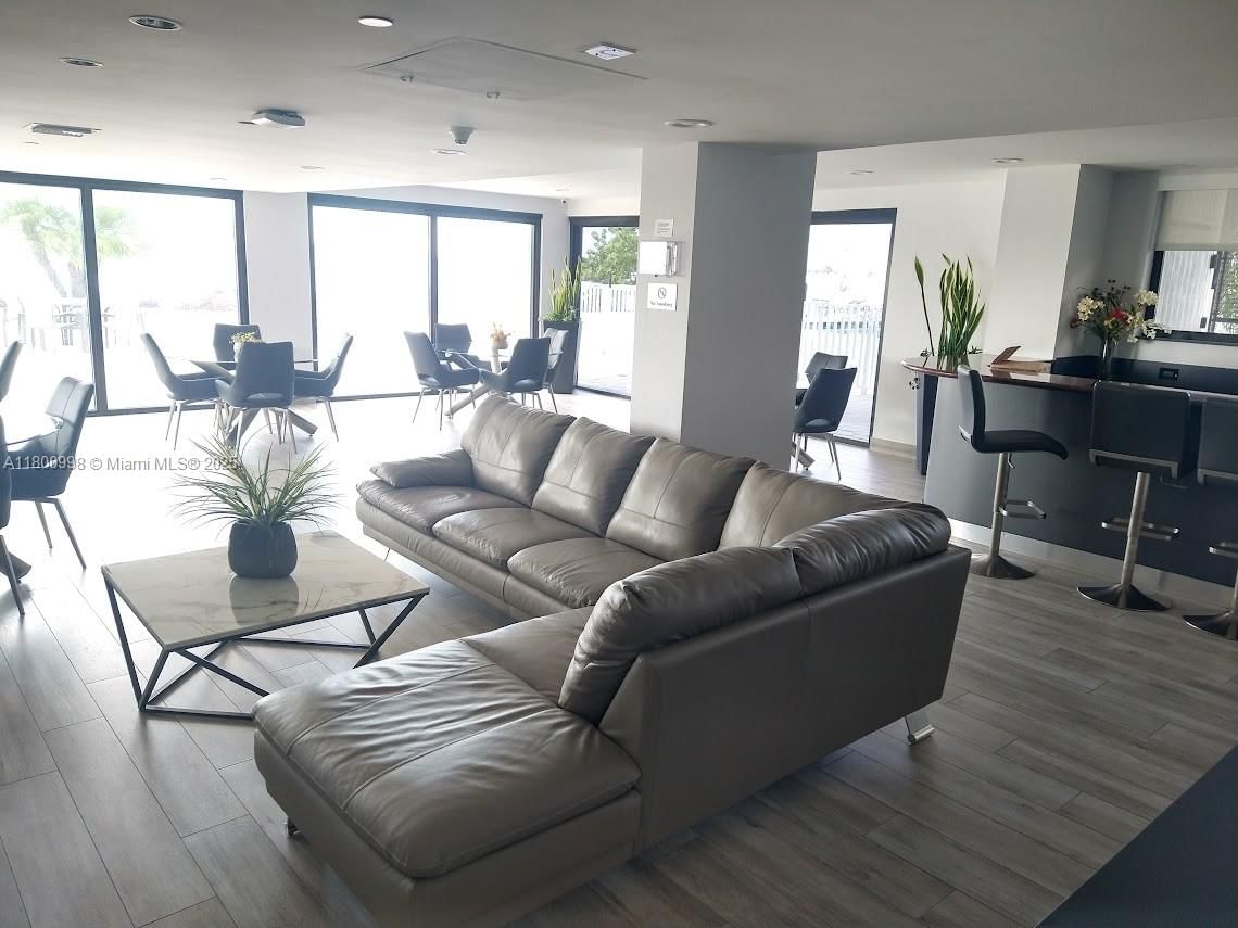 Real estate property located at 200 15th Rd #9B, Miami-dade, Brickell Harbour Condo, Miami, FL