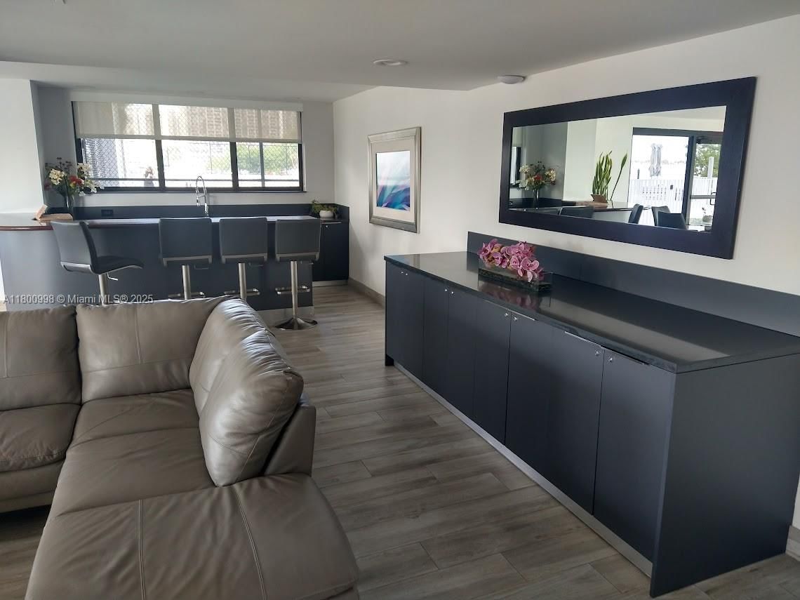 Real estate property located at 200 15th Rd #9B, Miami-dade, Brickell Harbour Condo, Miami, FL
