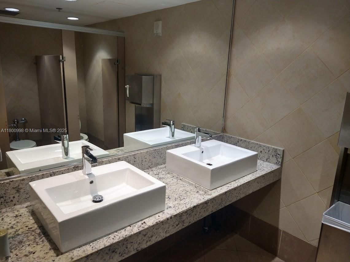 Real estate property located at 200 15th Rd #9B, Miami-dade, Brickell Harbour Condo, Miami, FL