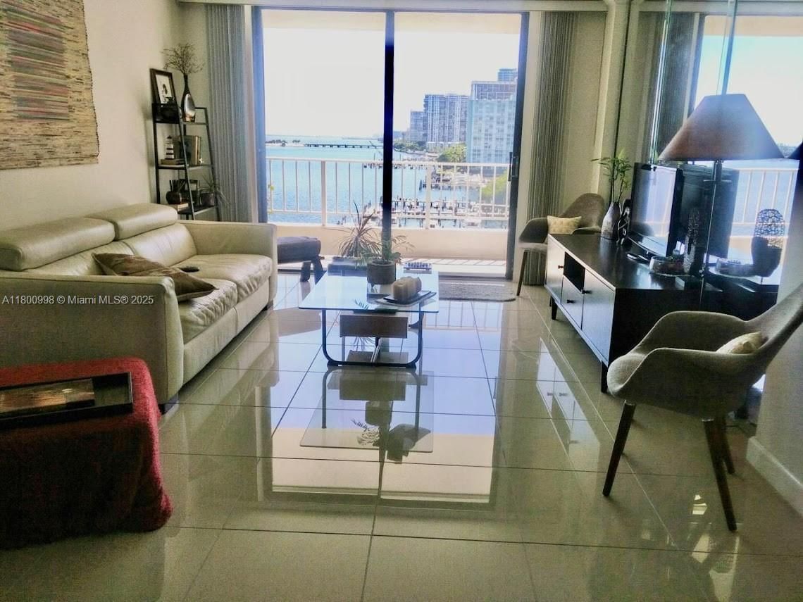Real estate property located at 200 15th Rd #9B, Miami-dade, Brickell Harbour Condo, Miami, FL