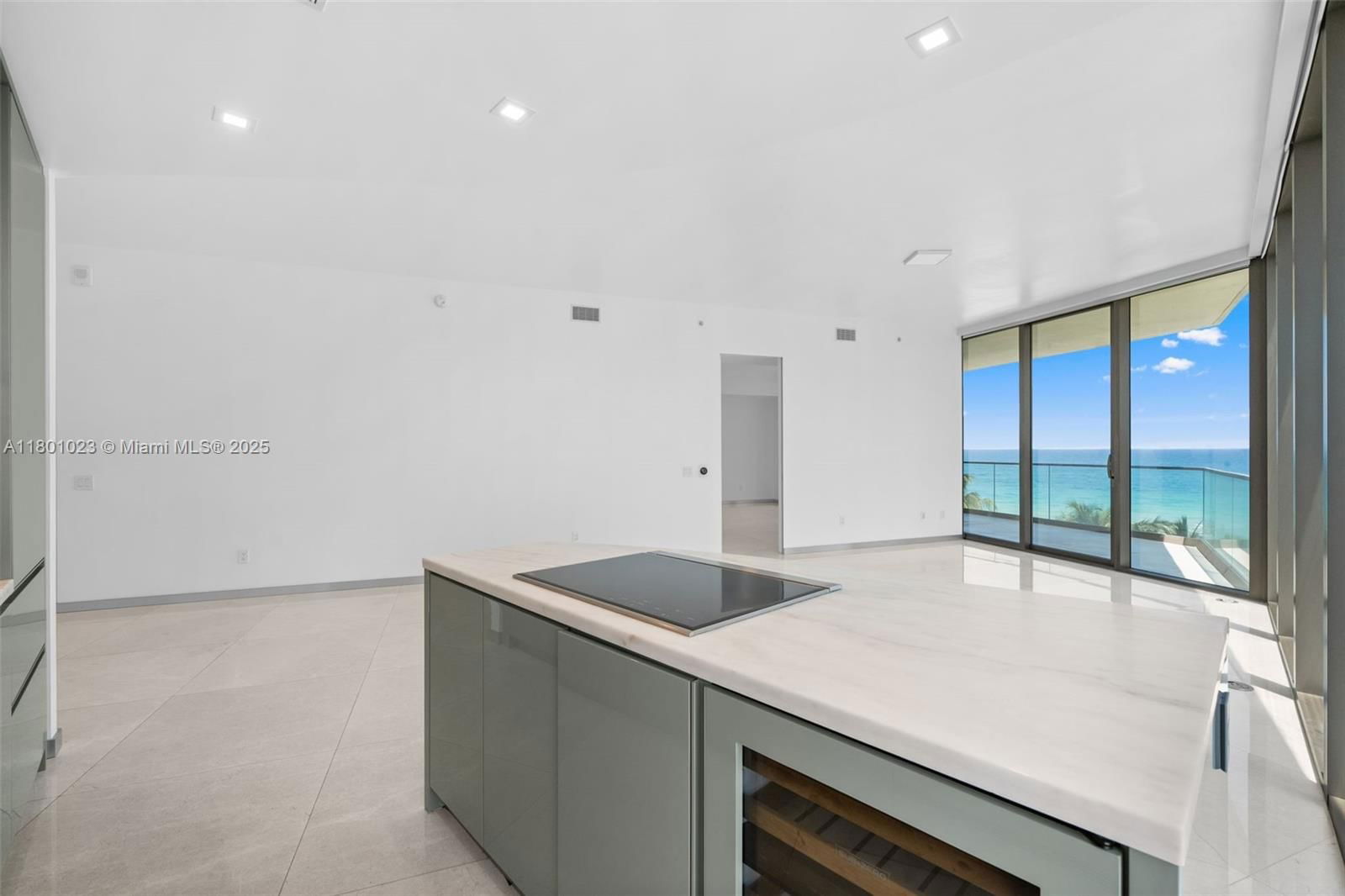 Real estate property located at 18975 Collins Ave #404, Miami-dade, 18975 Collins Condo, Sunny Isles Beach, FL