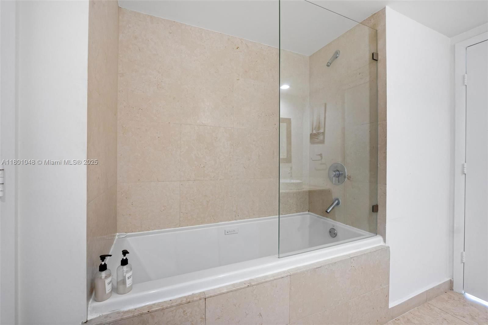 Real estate property located at 485 Brickell Ave #1609, Miami-dade, Icon Brickell Condo No 3, Miami, FL