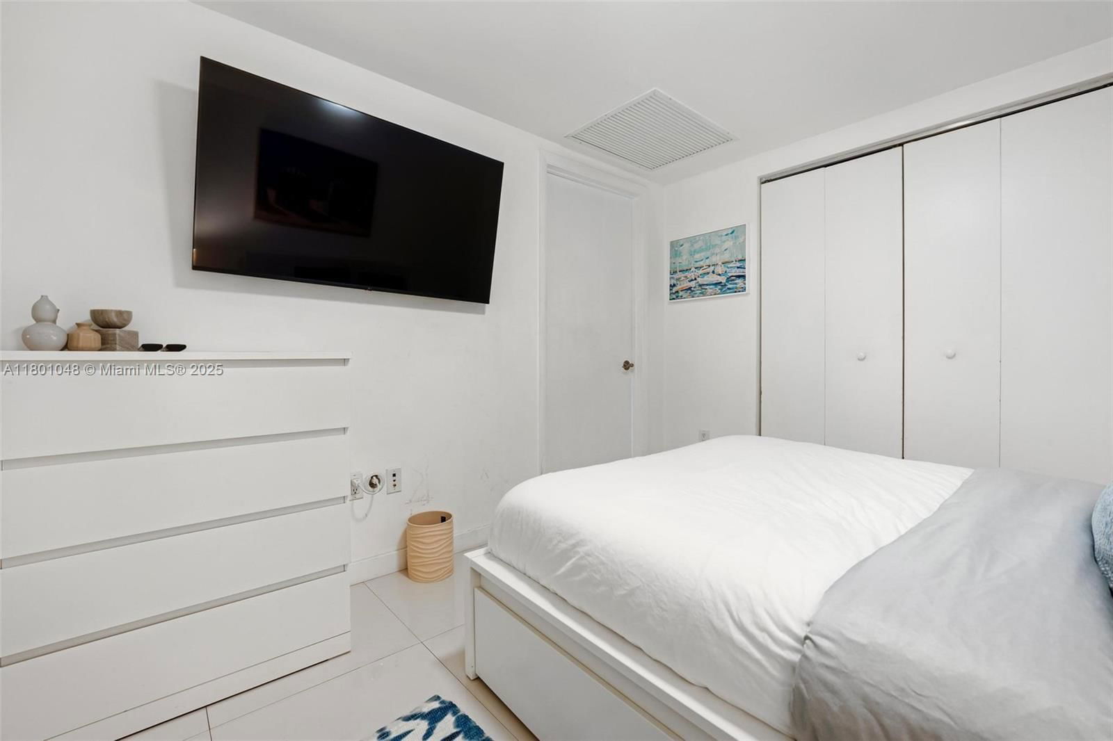 Real estate property located at 485 Brickell Ave #1609, Miami-dade, Icon Brickell Condo No 3, Miami, FL