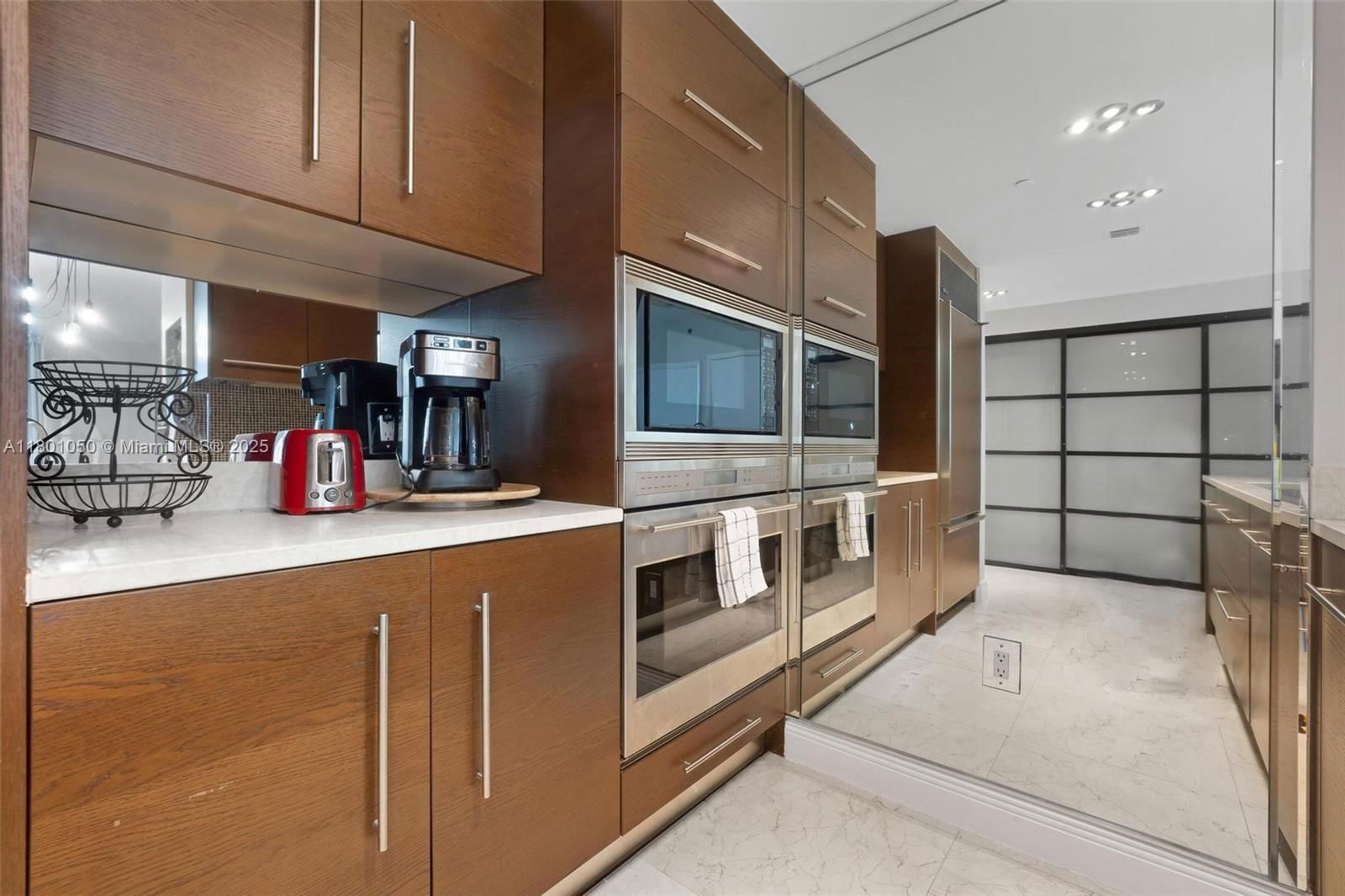 Real estate property located at 485 Brickell Ave #1909, Miami-dade, Icon Brickell Condo No 3, Miami, FL