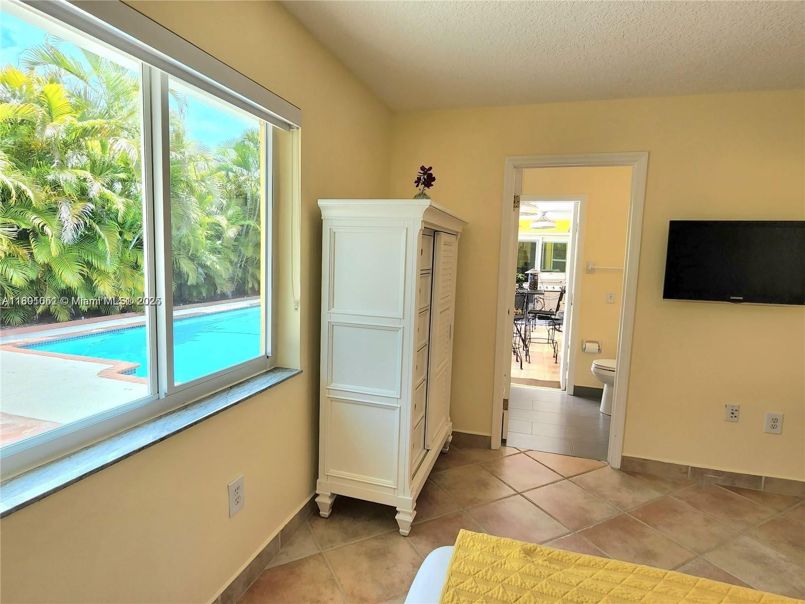 Real estate property located at 15216 169th Ln, Miami-dade, Kessler Grove Sec 1, Miami, FL