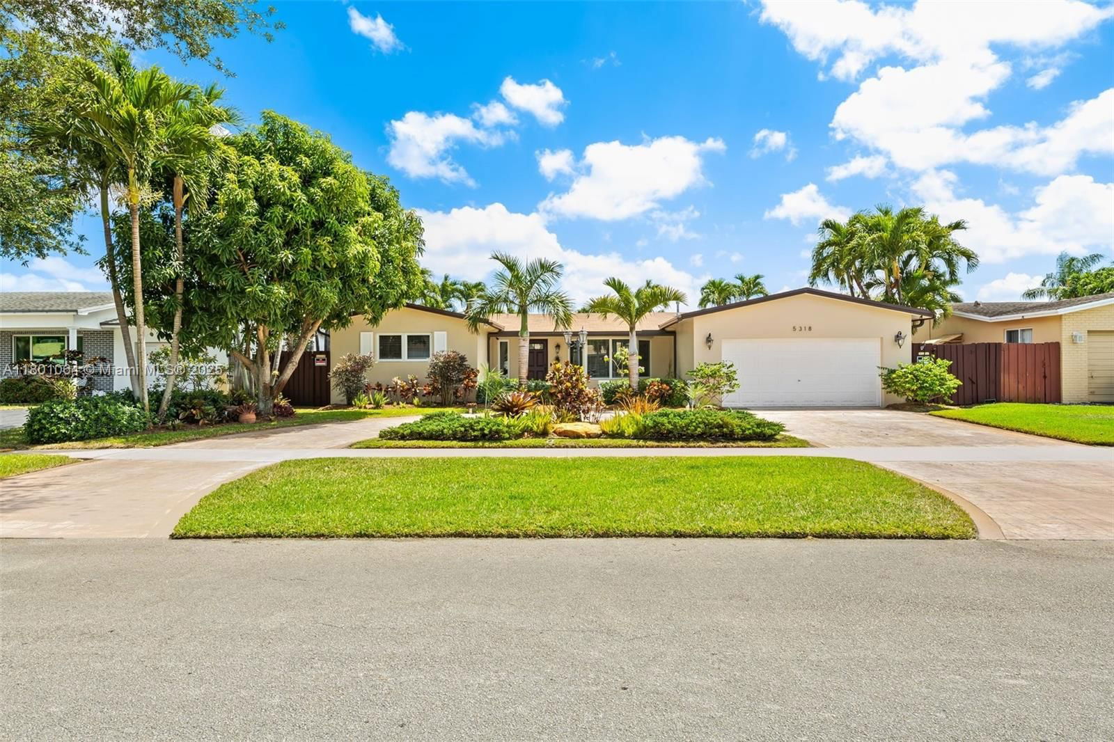 Real estate property located at 5318 Garfield St, Broward, Hollywood Hills Amen Plat, Hollywood, FL