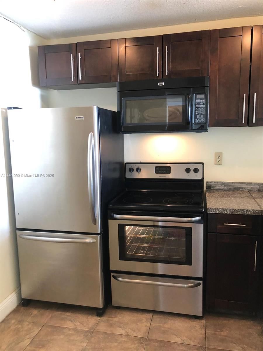 Real estate property located at 492 165th St Rd C514, Miami-dade, Montecarlo Condo, Miami, FL