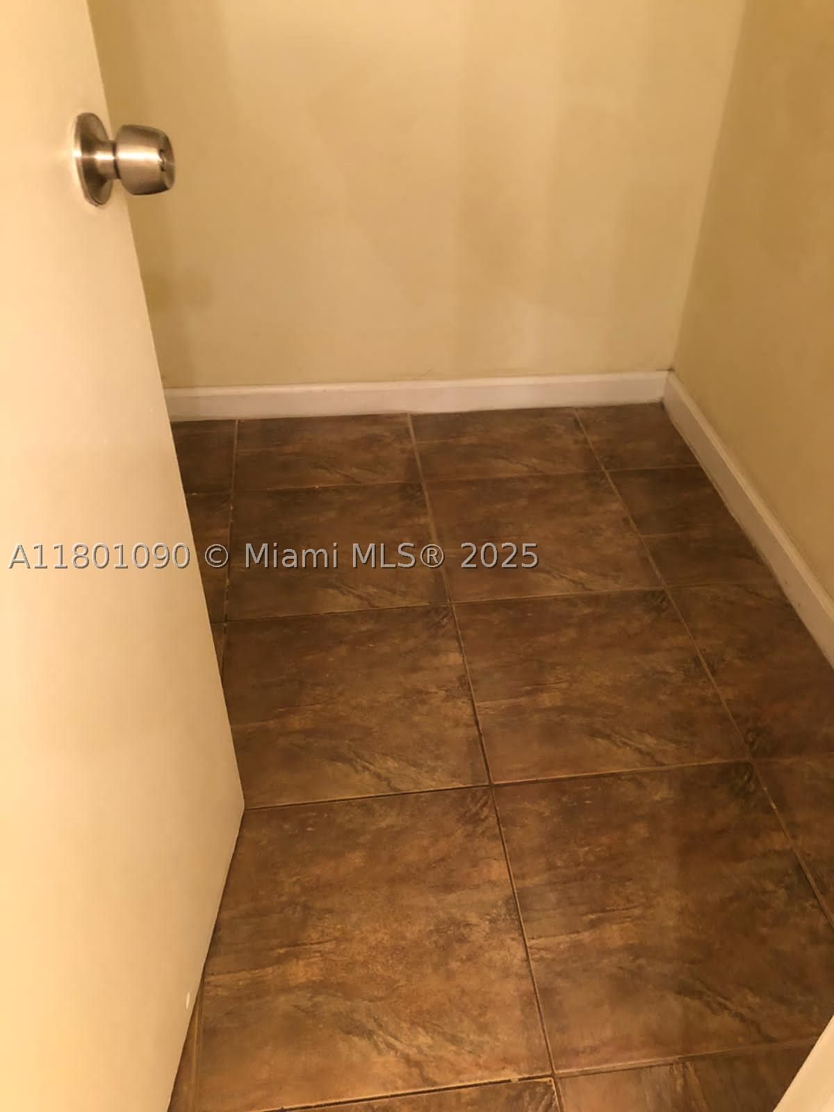 Real estate property located at 492 165th St Rd C514, Miami-dade, Montecarlo Condo, Miami, FL
