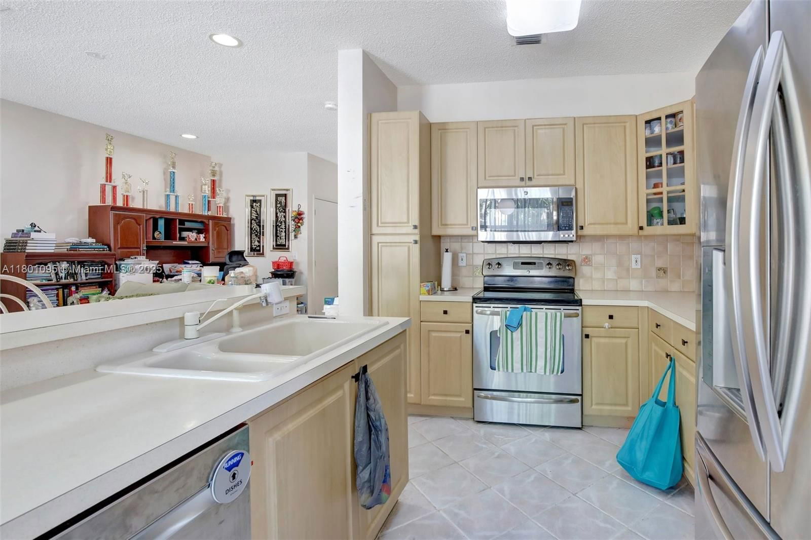 Real estate property located at 1562 157th Ave, Broward, Canary Bay At Towngate, Pembroke Pines, FL