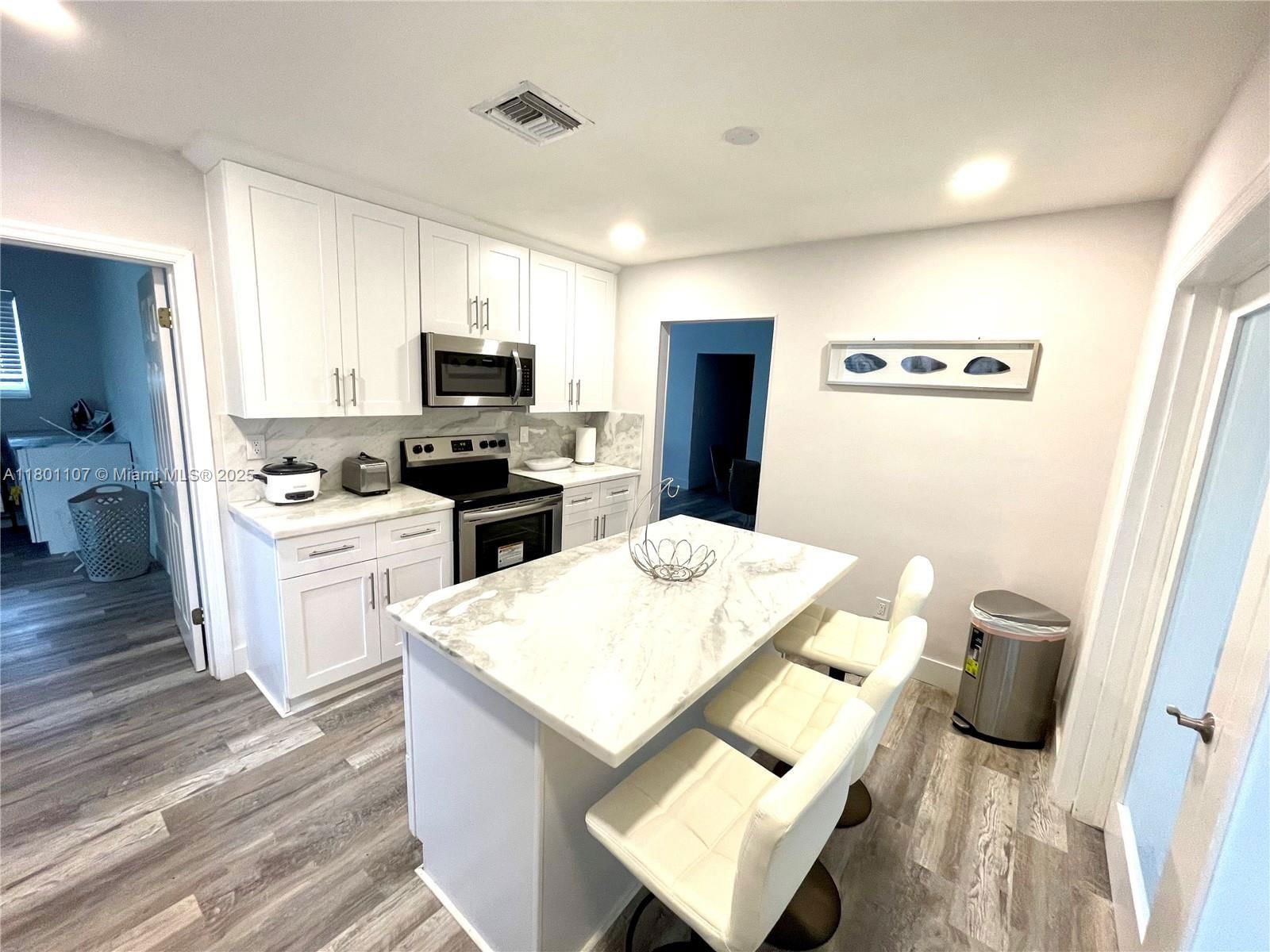 Real estate property located at 1900 180th St, Miami-dade, Fulford By The Sea, North Miami Beach, FL