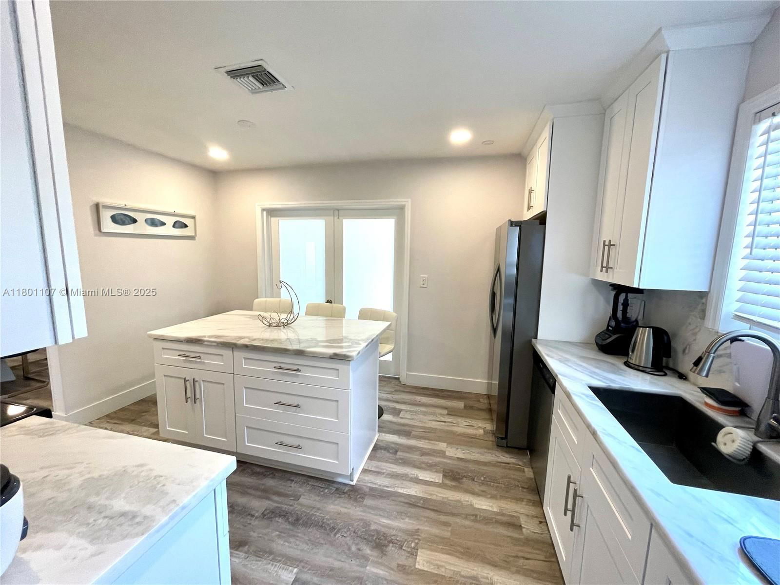 Real estate property located at 1900 180th St, Miami-dade, Fulford By The Sea, North Miami Beach, FL