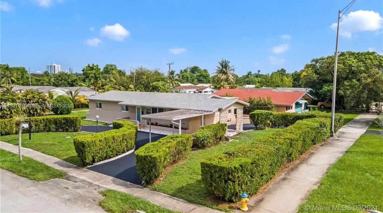 Real estate property located at 1900 180th St, Miami-dade, Fulford By The Sea, North Miami Beach, FL