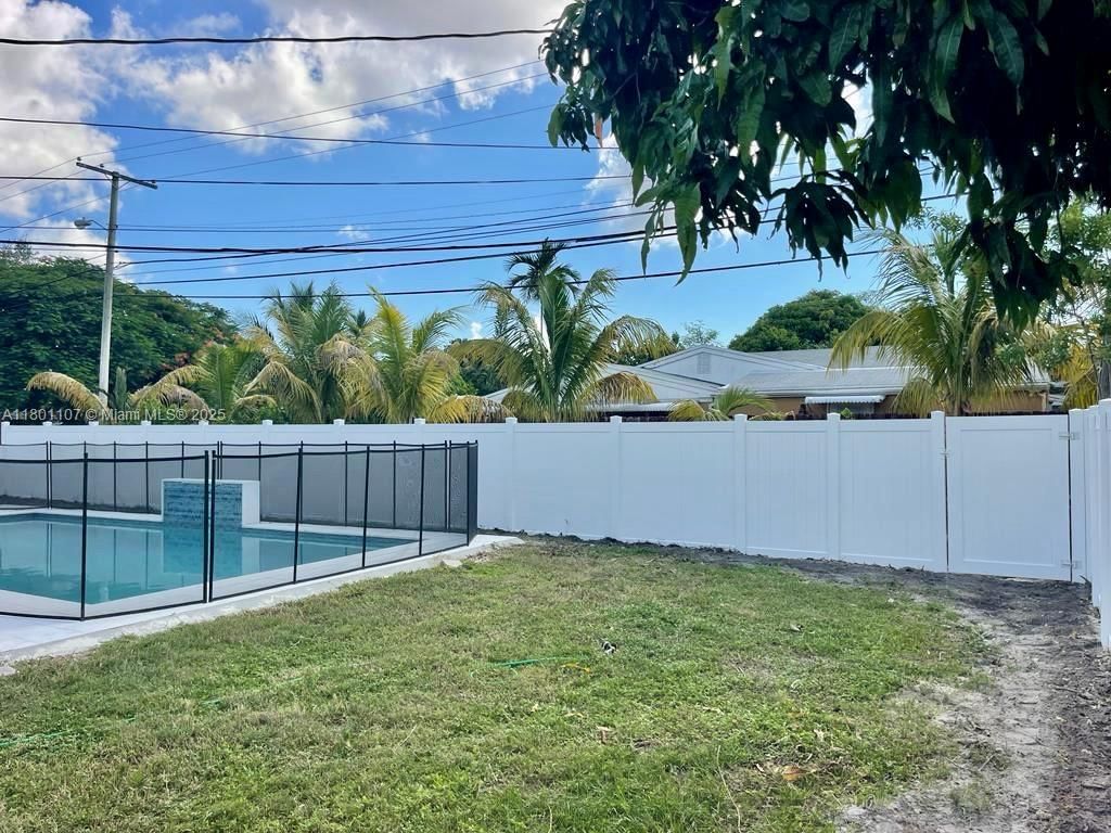 Real estate property located at 1900 180th St, Miami-dade, Fulford By The Sea, North Miami Beach, FL