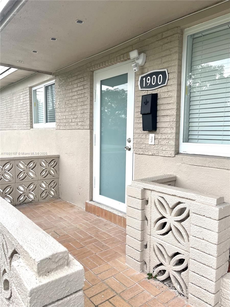 Real estate property located at 1900 180th St, Miami-dade, Fulford By The Sea, North Miami Beach, FL