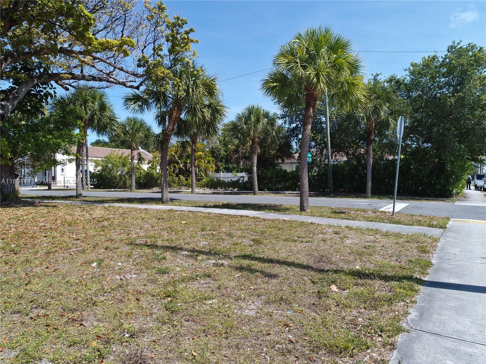 Real estate property located at 719 12th Ave, Broward, College Tract, Dania Beach, FL