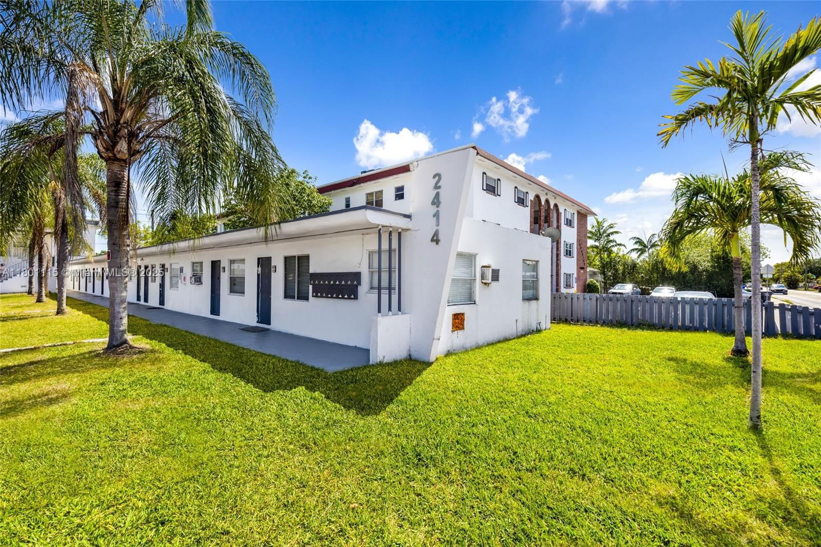 Real estate property located at 2414 Johnson St, Broward, Hollywood Little Ranches, Hollywood, FL