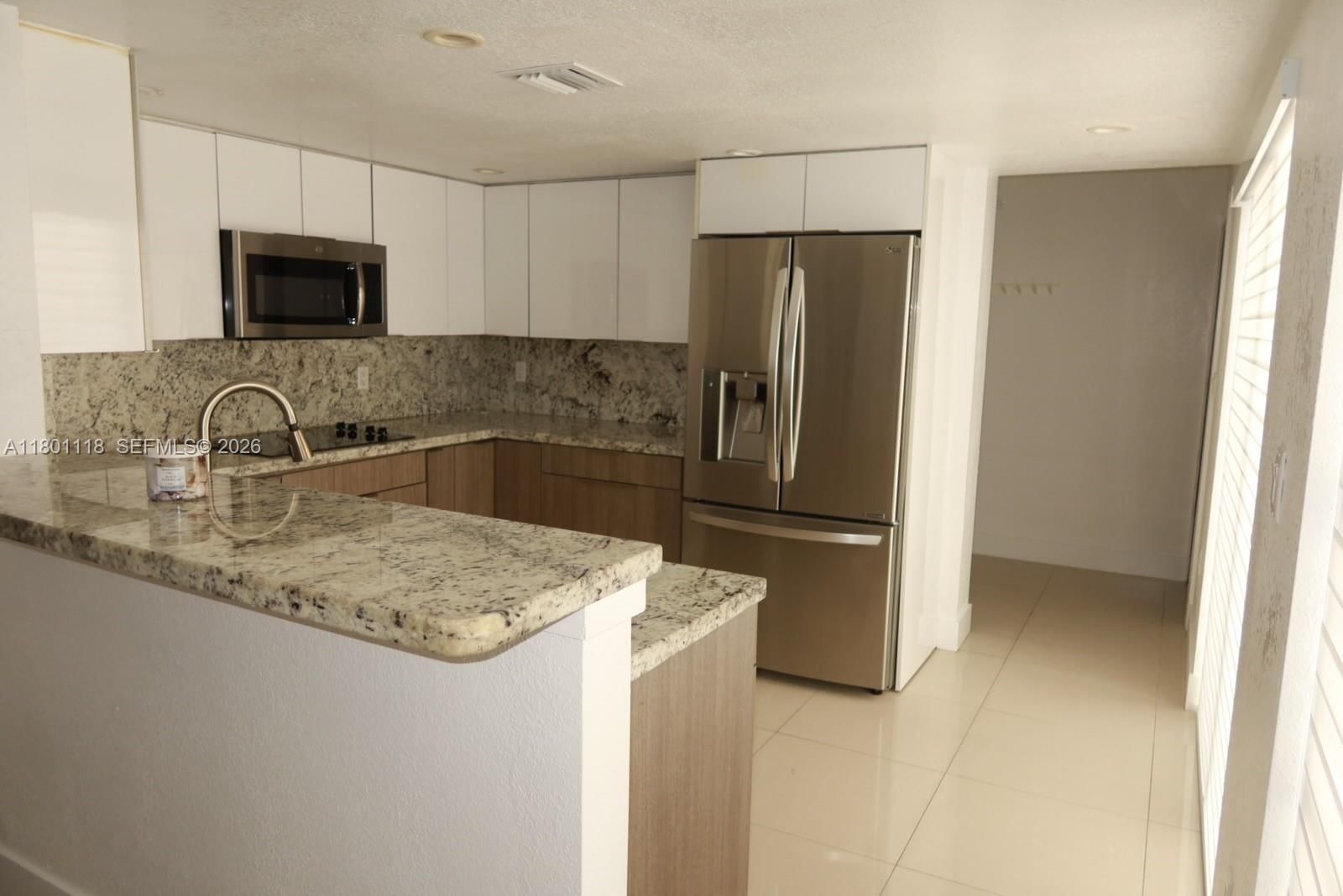 Real estate property located at 8098 99th Ter, Miami-dade, Hydra Villas At Samari, Hialeah Gardens, FL