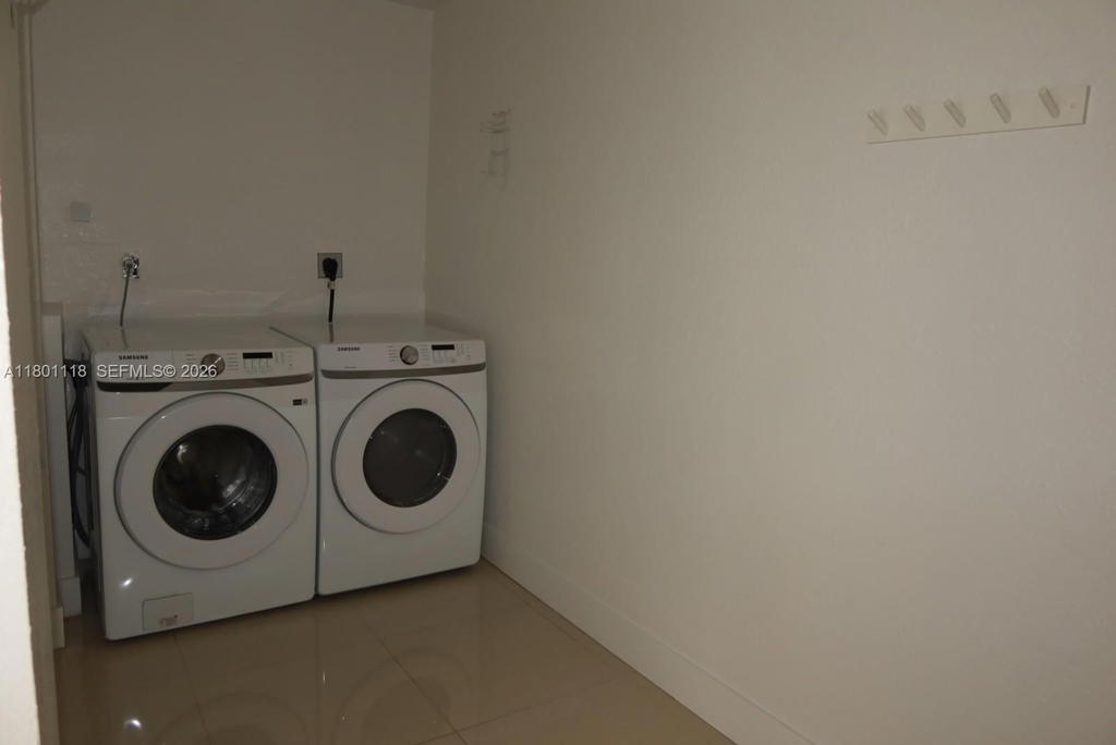 Real estate property located at 8098 99th Ter, Miami-dade, Hydra Villas At Samari, Hialeah Gardens, FL
