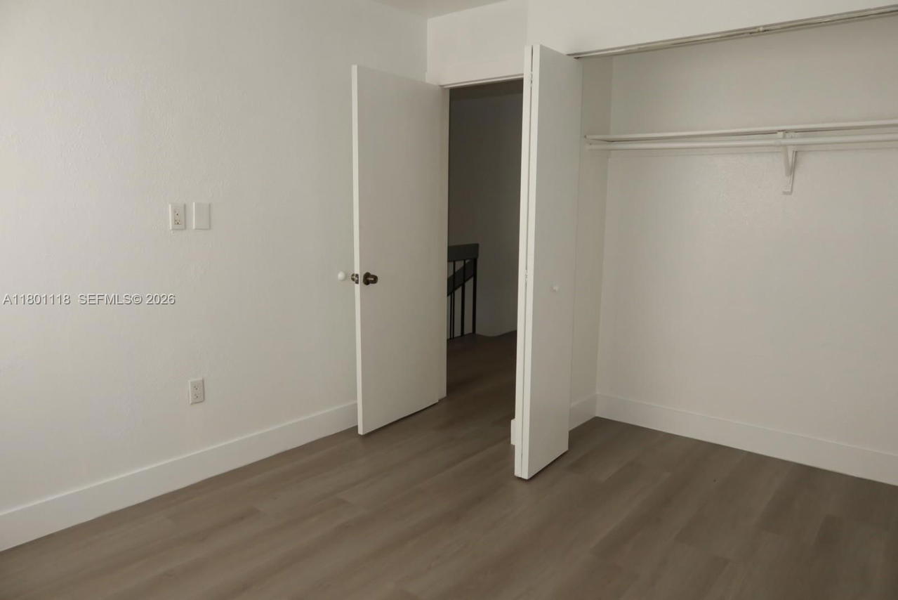Real estate property located at 8098 99th Ter, Miami-dade, Hydra Villas At Samari, Hialeah Gardens, FL
