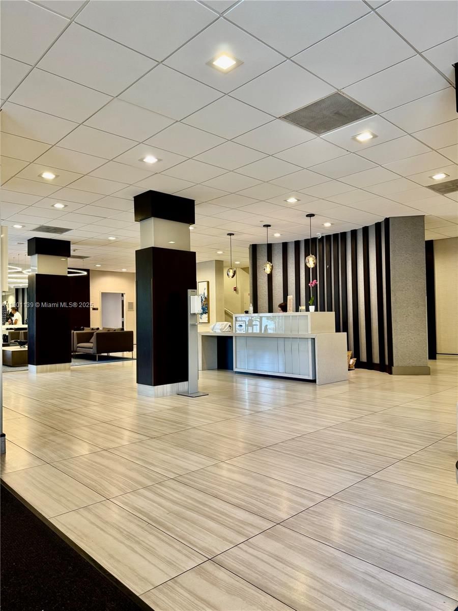 Real estate property located at 90 Edgewater Dr #1222, Miami-dade, Gables Waterway Towers Co, Coral Gables, FL