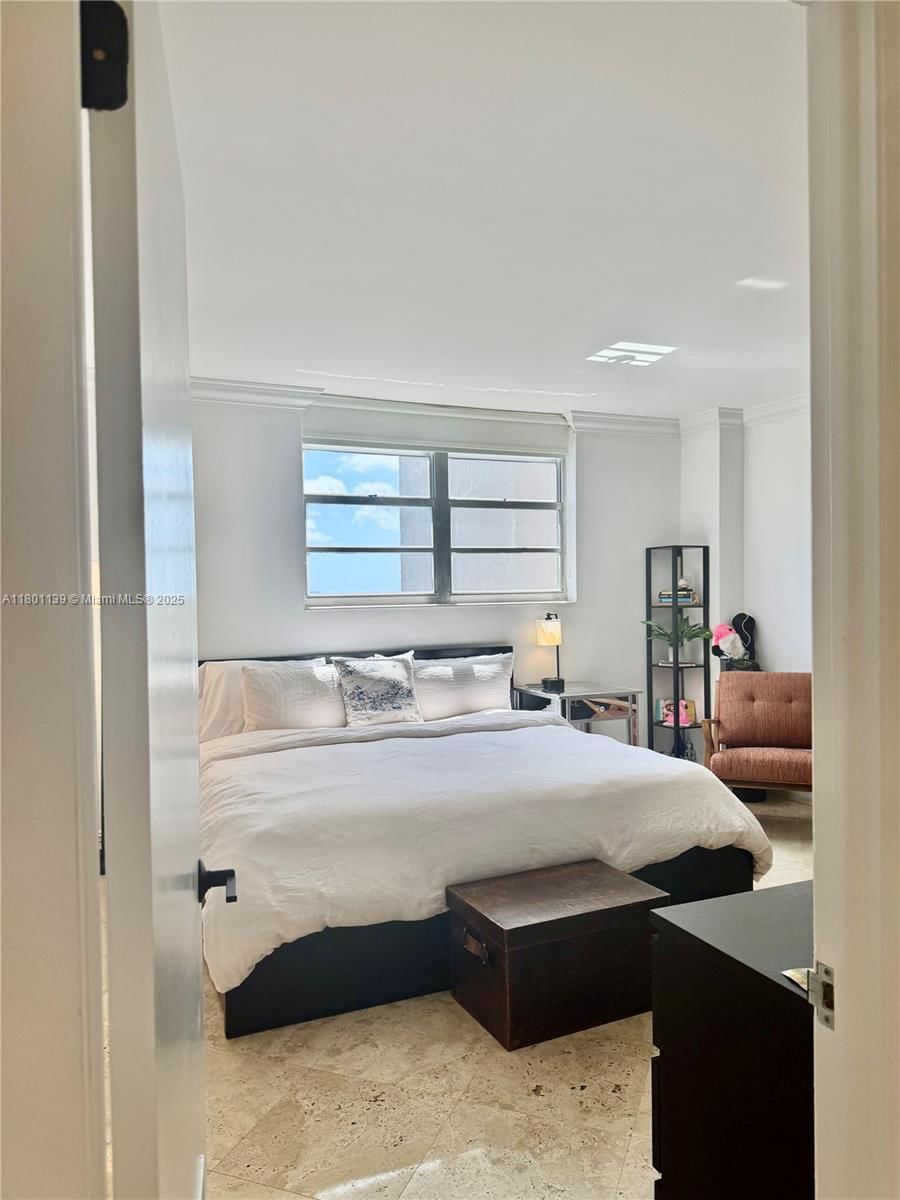Real estate property located at 90 Edgewater Dr #1222, Miami-dade, Gables Waterway Towers Co, Coral Gables, FL