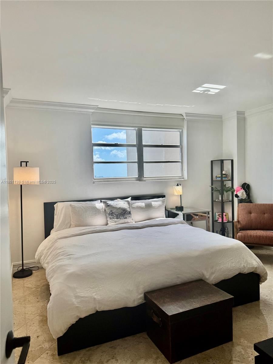 Real estate property located at 90 Edgewater Dr #1222, Miami-dade, Gables Waterway Towers Co, Coral Gables, FL