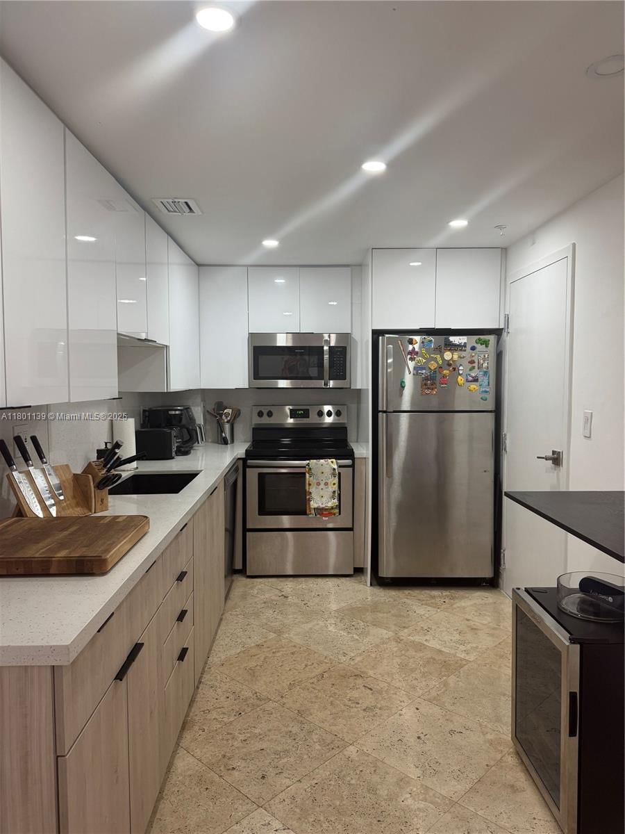 Real estate property located at 90 Edgewater Dr #1222, Miami-dade, Gables Waterway Towers Co, Coral Gables, FL