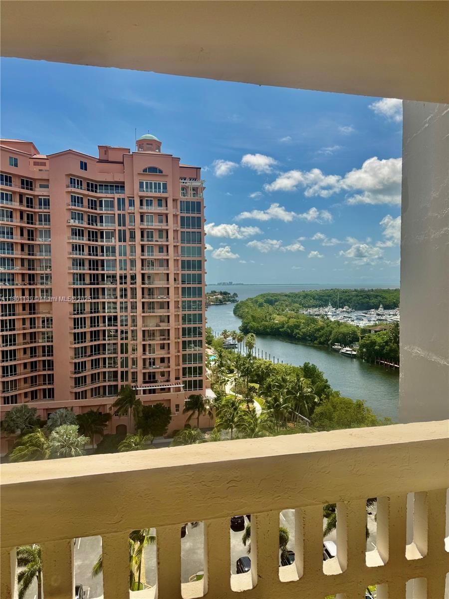 Real estate property located at 90 Edgewater Dr #1222, Miami-dade, Gables Waterway Towers Co, Coral Gables, FL