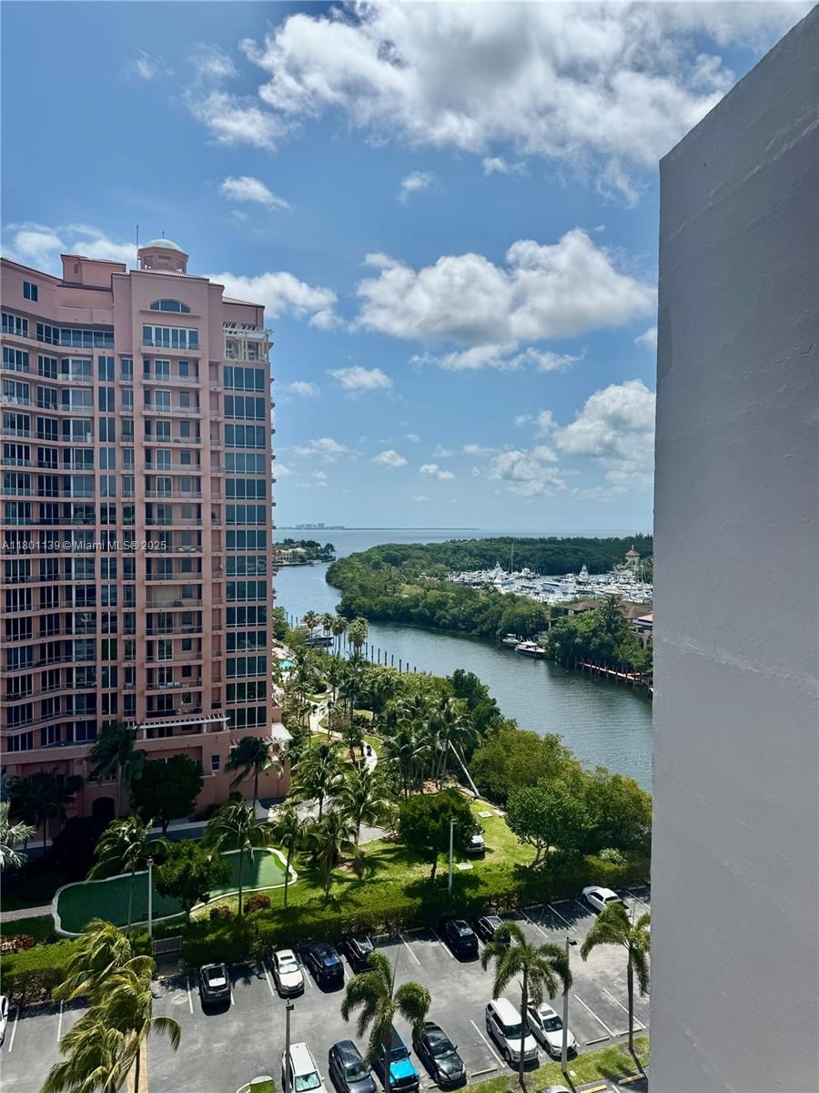 Real estate property located at 90 Edgewater Dr #1222, Miami-dade, Gables Waterway Towers Co, Coral Gables, FL