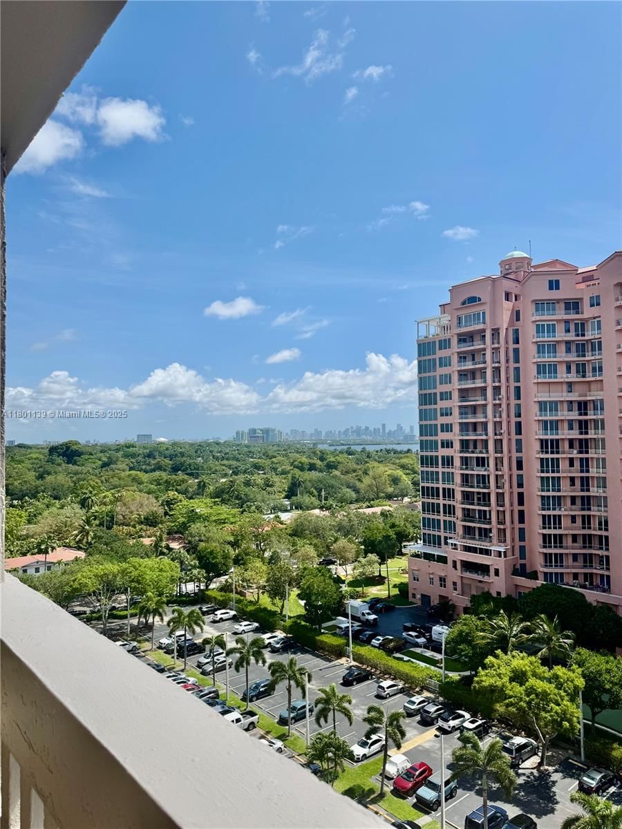 Real estate property located at 90 Edgewater Dr #1222, Miami-dade, Gables Waterway Towers Co, Coral Gables, FL