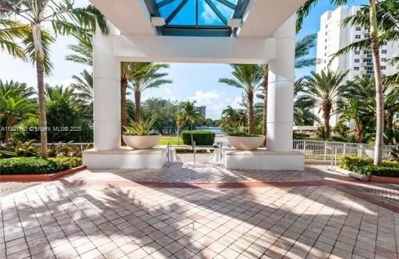 Real estate property located at 3101 Ocean Dr #801, Broward, Ocean Palms Condo, Hollywood, FL
