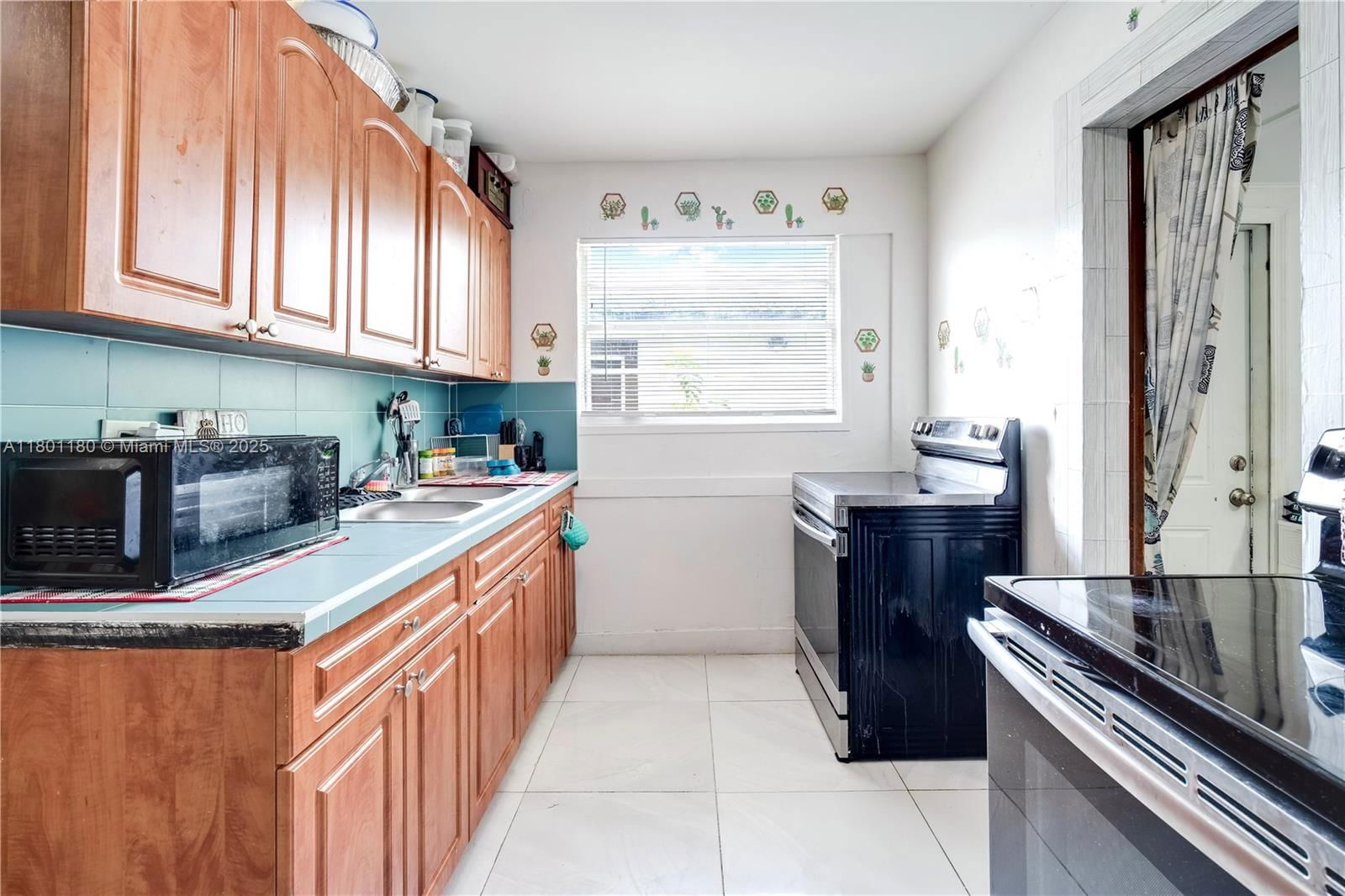Real estate property located at 3050 22nd Ct, Miami-dade, Glenhaven, Miami, FL