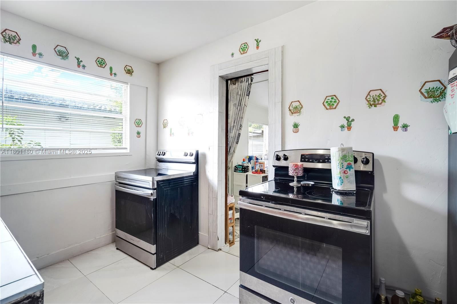 Real estate property located at 3050 22nd Ct, Miami-dade, Glenhaven, Miami, FL