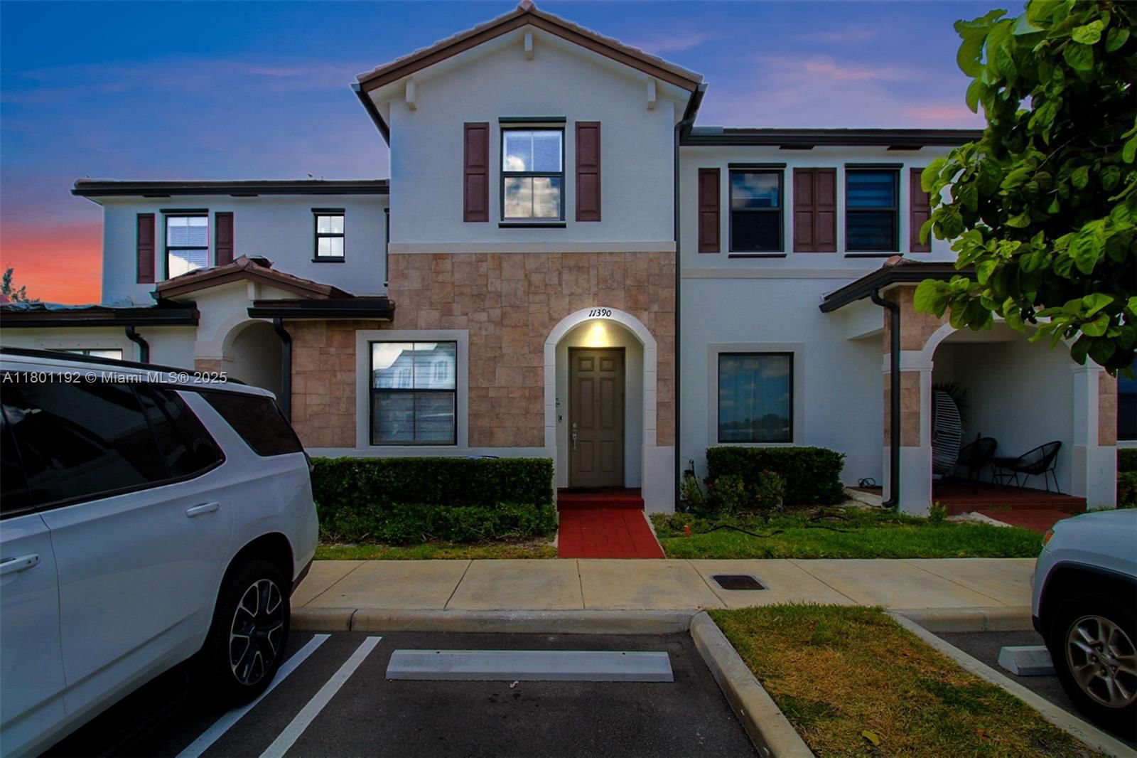 Real estate property located at 11390 34th Way, Miami-dade, Aquabella Community, Hialeah, FL