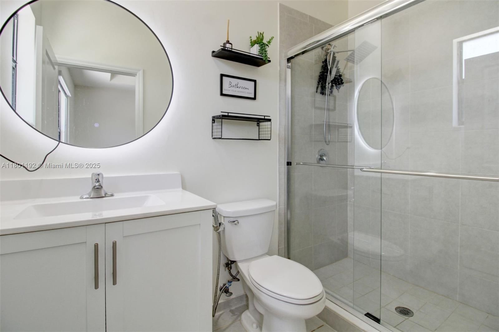 Real estate property located at 11390 34th Way, Miami-dade, Aquabella Community, Hialeah, FL