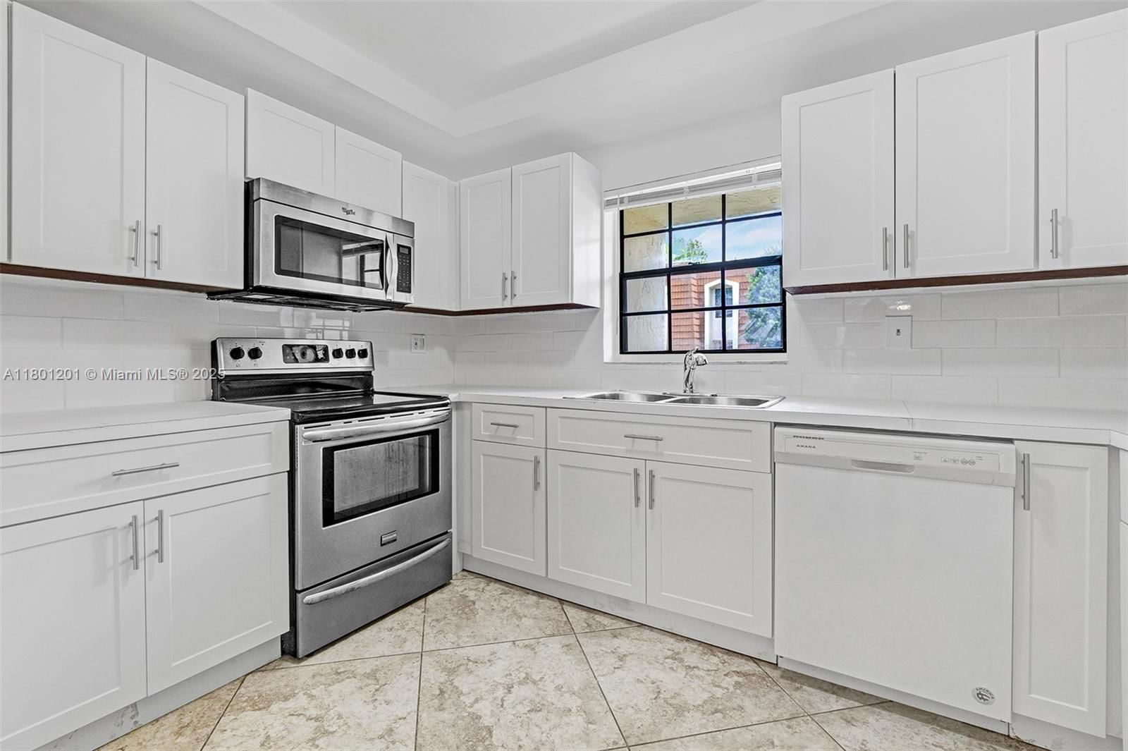 Real estate property located at 125 115th Ter, Broward, Chateaulaine, Plantation, FL