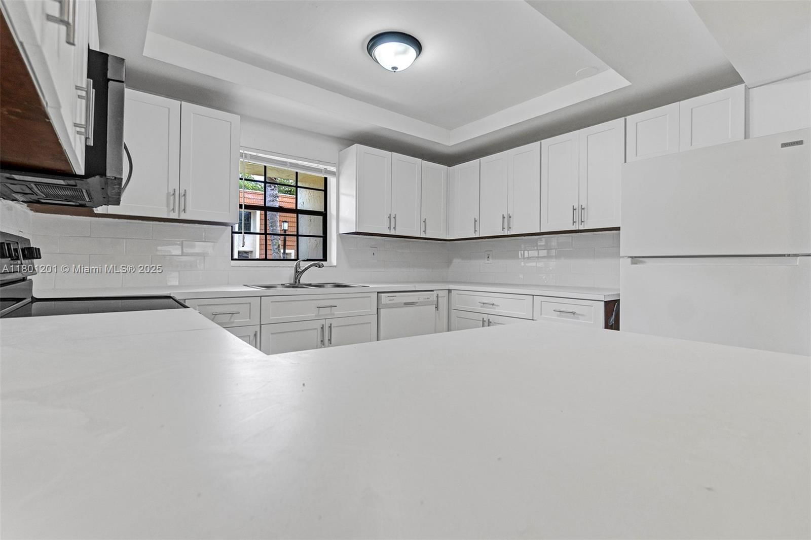 Real estate property located at 125 115th Ter, Broward, Chateaulaine, Plantation, FL