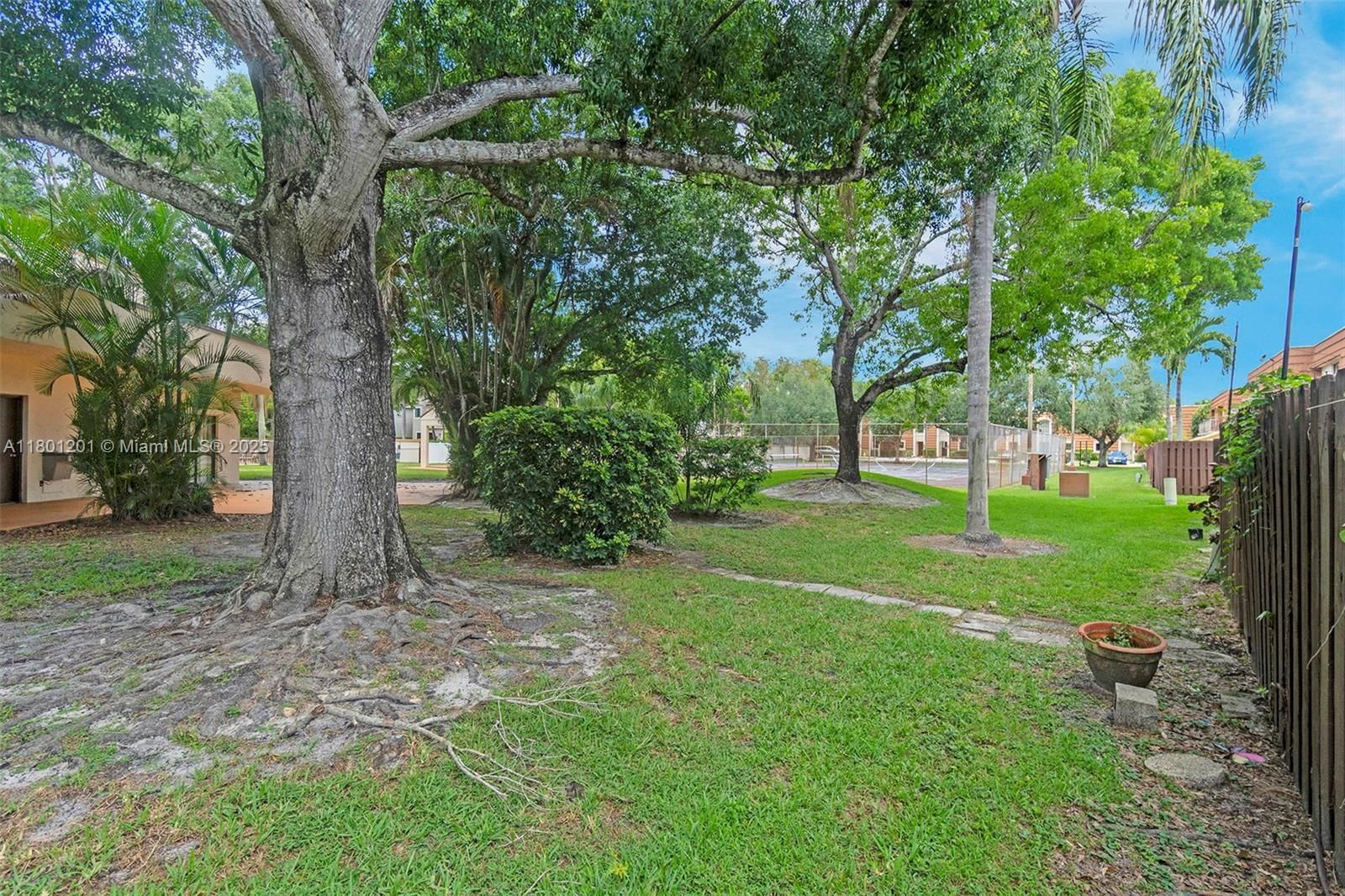 Real estate property located at 125 115th Ter, Broward, Chateaulaine, Plantation, FL