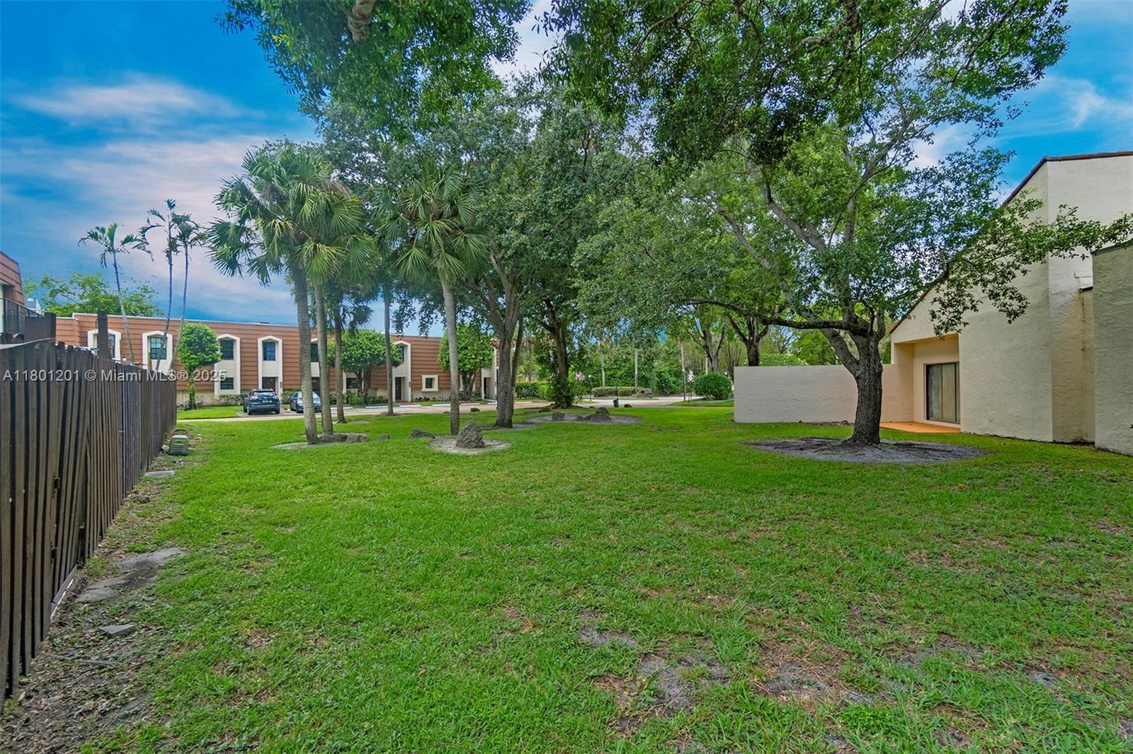 Real estate property located at 125 115th Ter, Broward, Chateaulaine, Plantation, FL