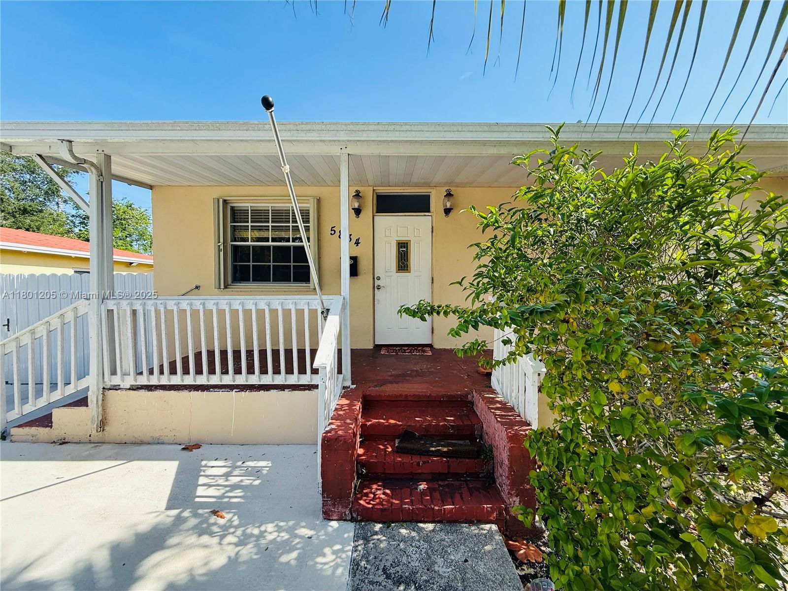Real estate property located at 5834 66th St, Miami-dade, Townsite Of Larkins, South Miami, FL